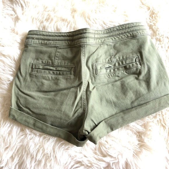 Hollister Shorts - Picture 2 of 2